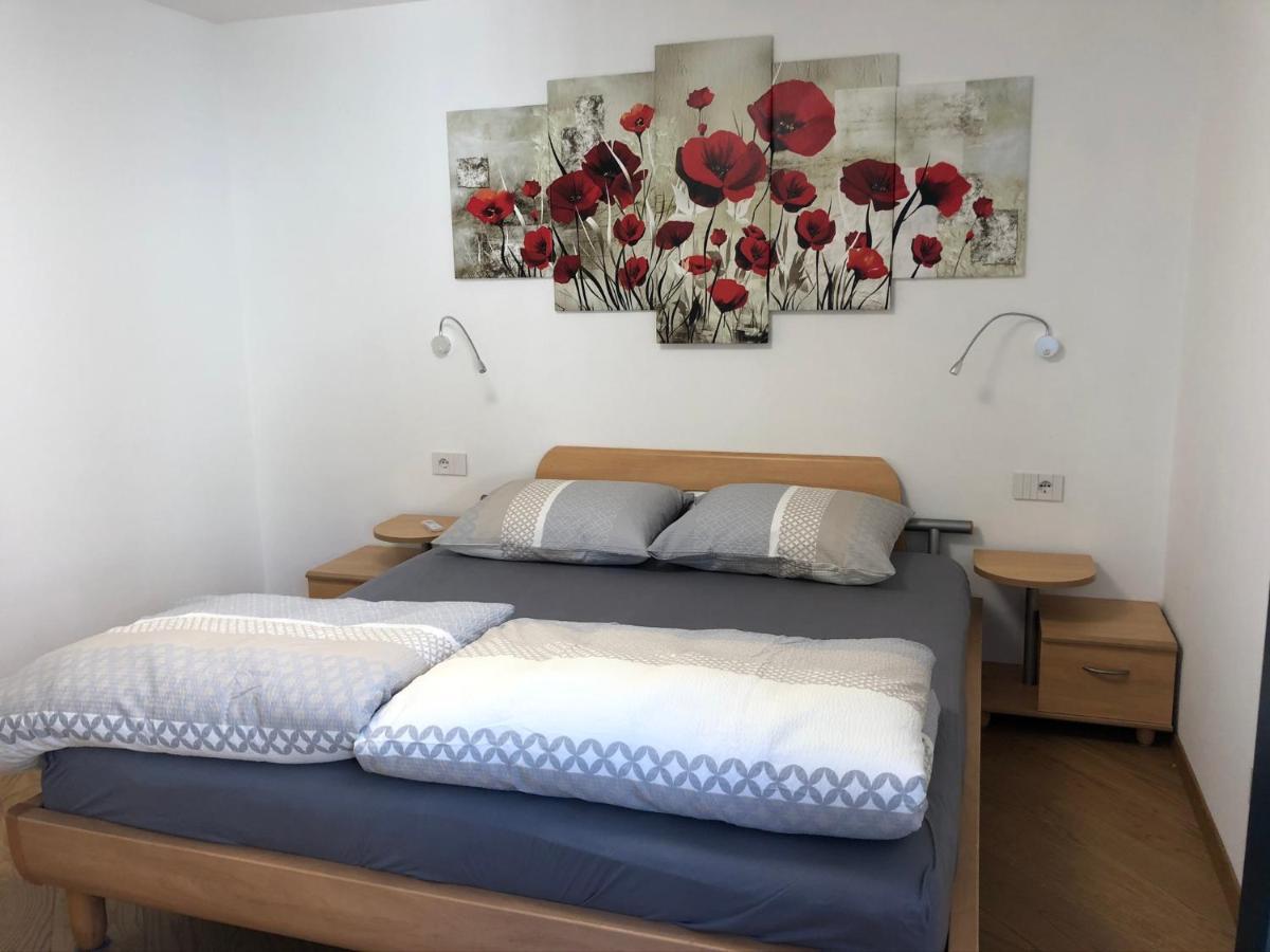 Ferienwohnung Im Zentrum Натурно Экстерьер фото