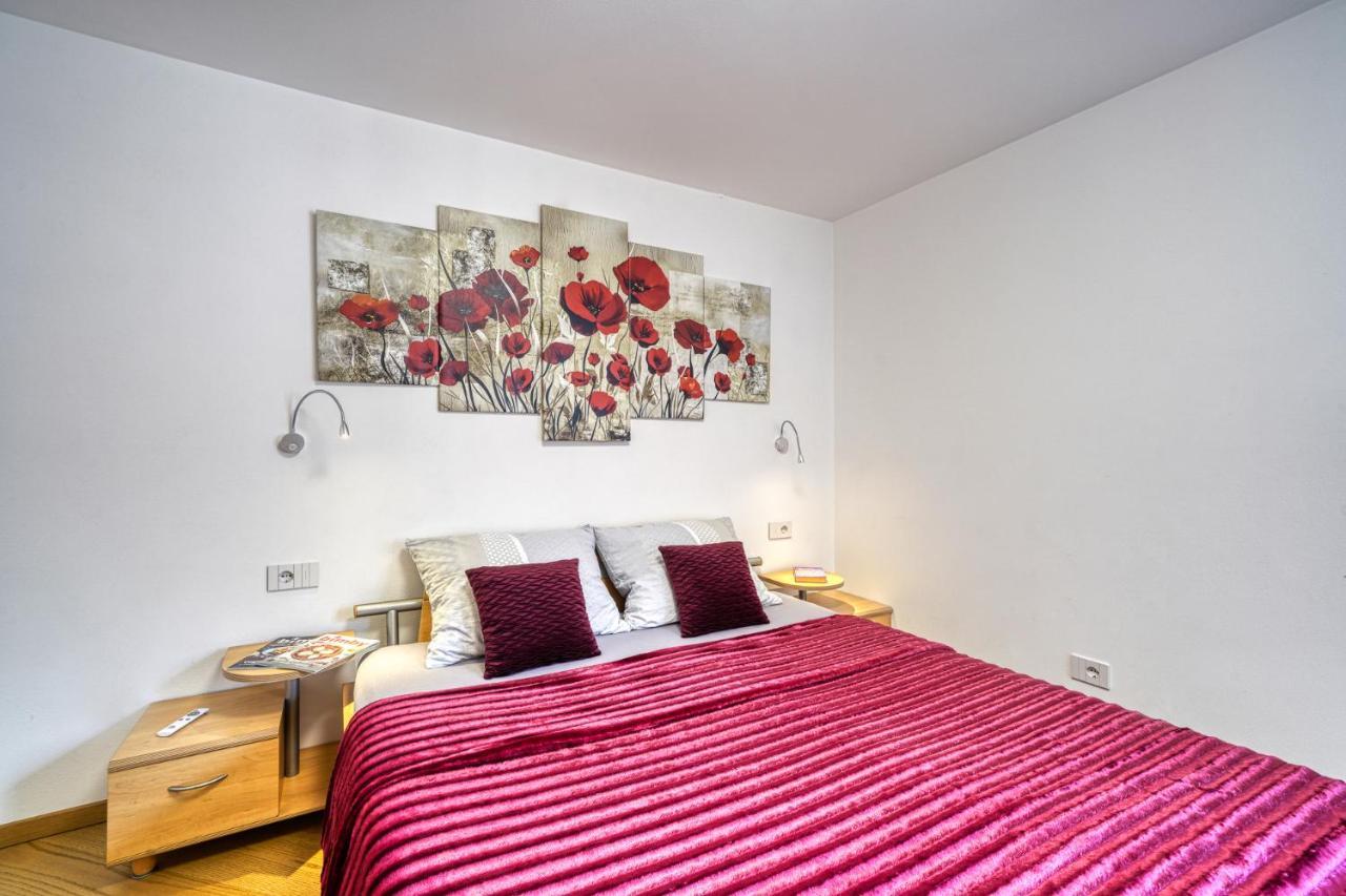 Ferienwohnung Im Zentrum Натурно Экстерьер фото