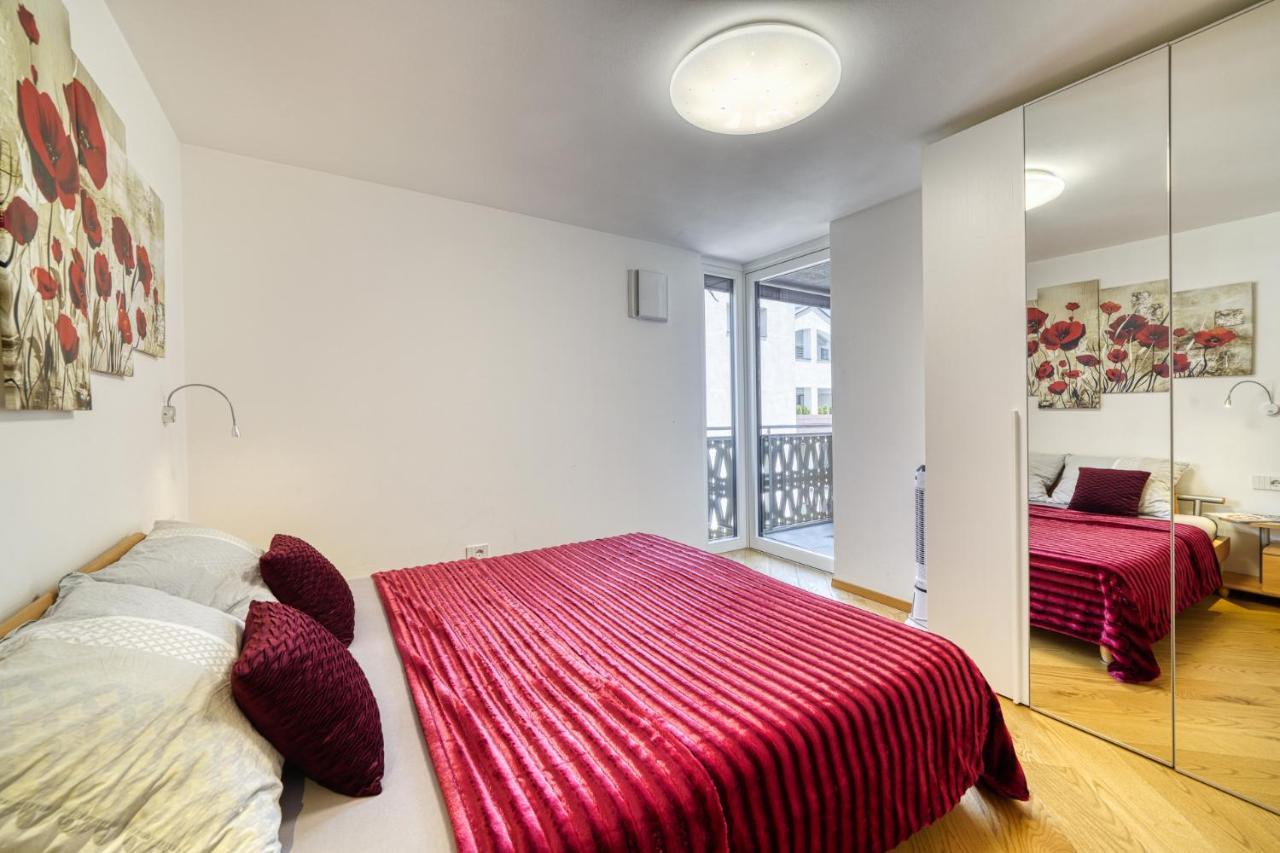 Ferienwohnung Im Zentrum Натурно Экстерьер фото
